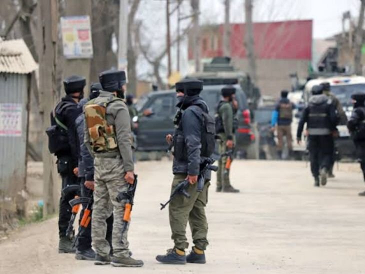 Encounter in Udhampur, Jammu and Kashmir | जम्मू-कश्मीर के उधमपुर में एनकाउंटर: डूडू बसंतगढ़ में सुरक्षाबलों ने आतंकियों को घेरा, पहलगाम हमले के बाद 24 घंटे में तीसरी मुठभेड़ Encounter in Udhampur, Jammu and Kashmir | जम्मू-कश्मीर के उधमपुर में एनकाउंटर: डूडू बसंतगढ़ में सुरक्षाबलों ने आतंकियों को घेरा, पहलगाम हमले के बाद 24 घंटे में तीसरी मुठभेड़