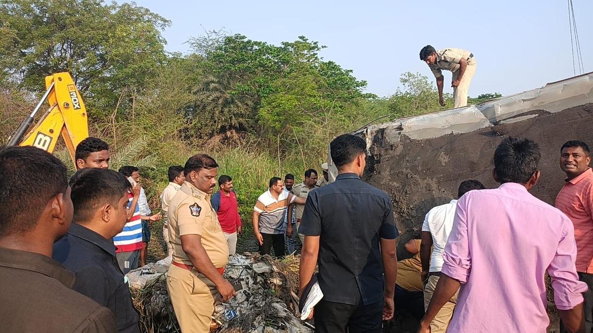 Eight injured as private bus overturns in Palnadu district