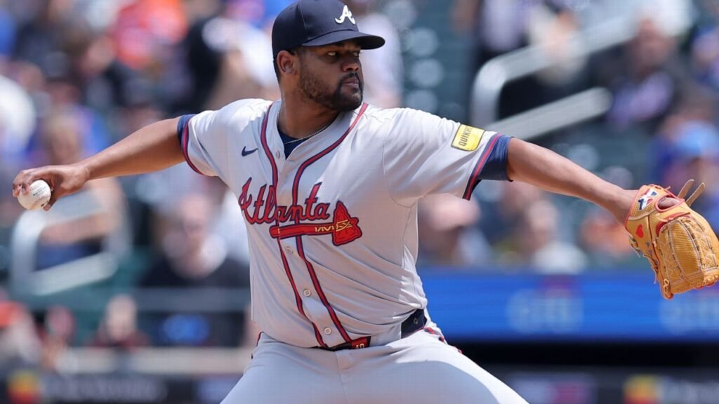 Braves’ Reynaldo López to have surgery on inflamed shoulder