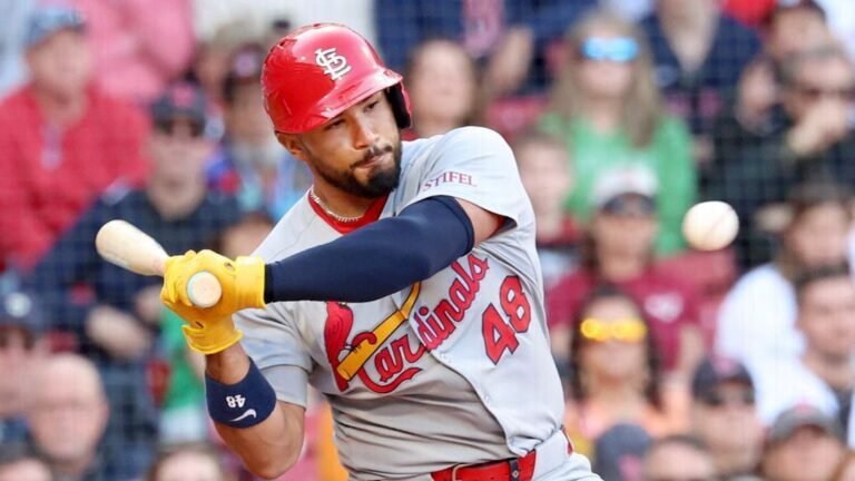 Cardinals catcher Iván Herrera exits with knee inflammation