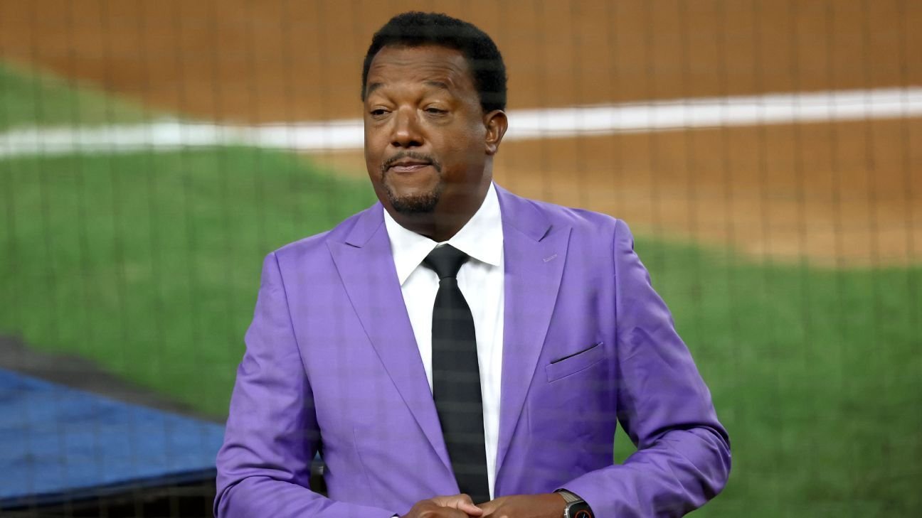 Pedro Martinez says family members missing after roof collapse Pedro Martinez says family members missing after roof collapse