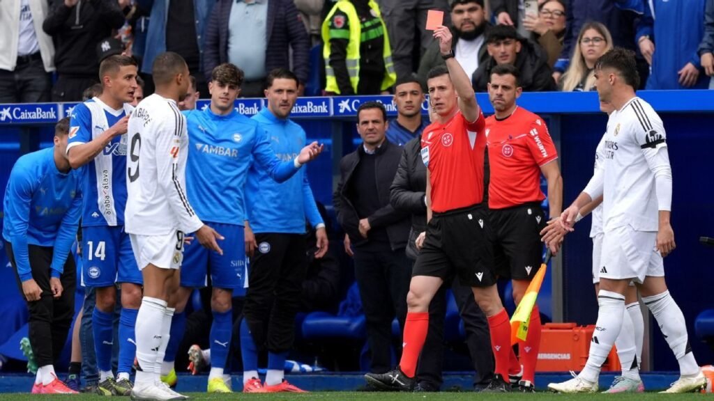 Alavés vs. Real Madrid: Kylian Mbappé ‘sorry’ for rash red card challenge