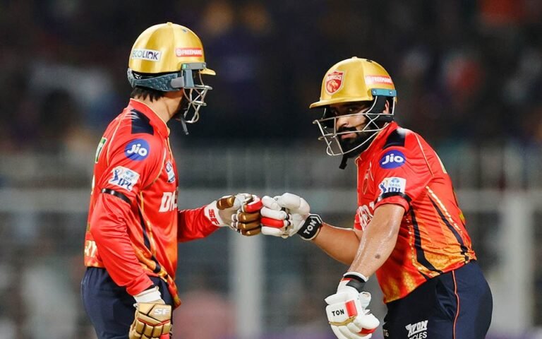Why are KKR, PBKS players wearing black armbands in Match 44?