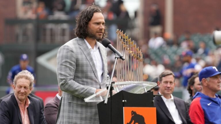 ‘I’ll always be a Giant’ – Brandon Crawford honored in pregame ceremony