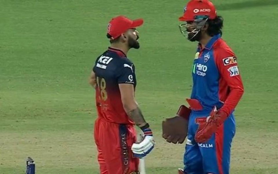 Virat Kohli, KL Rahul engage in heated conversation during DC vs RCB Virat Kohli, KL Rahul engage in heated conversation during DC vs RCB