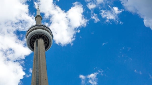 Canada-U.S. trade tensions aren’t stopping American tourists from visiting: experts