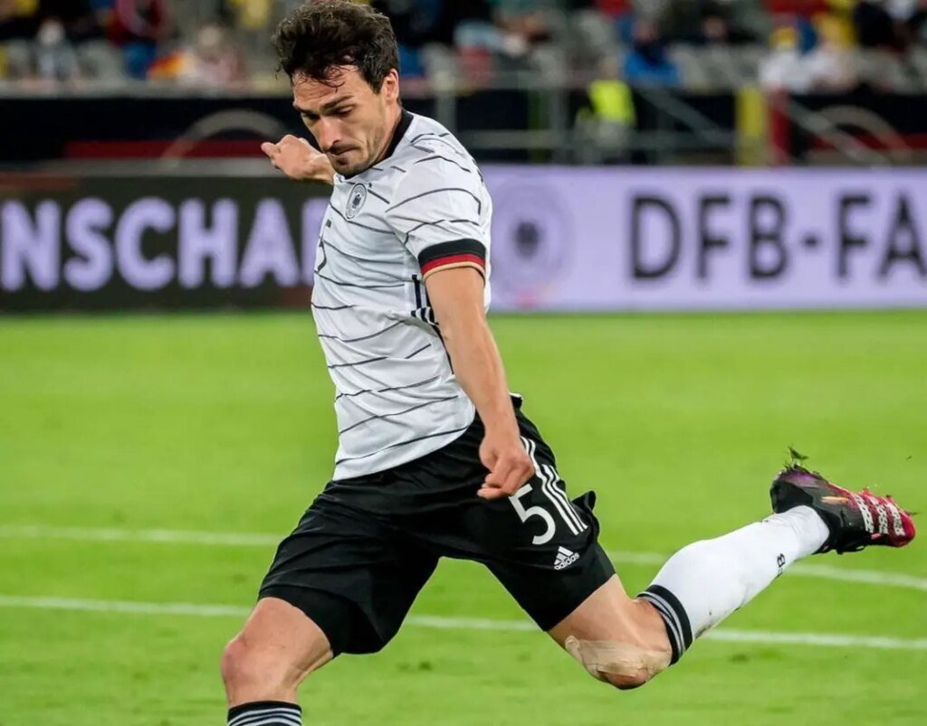 Hummels Announces Retirement From Football