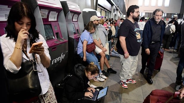 Spain, Portugal turn power back on, seek answers after one of Europe’s worst outages Spain, Portugal turn power back on, seek answers after one of Europe’s worst outages