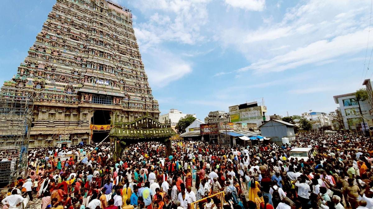 Thousands witness consecration of Sri Kasi Viswanathar Temple