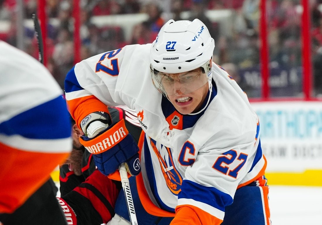 Isles aim to boost playoff hopes vs. lowly Predators Isles aim to boost playoff hopes vs. lowly Predators
