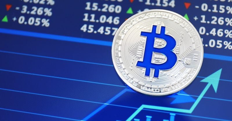 Bitcoin shows signs of decoupling from US equities, could reclaim 0K