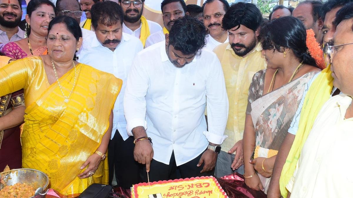 TDP MLA celebrates Naidu’s birthday at Parvatipuram