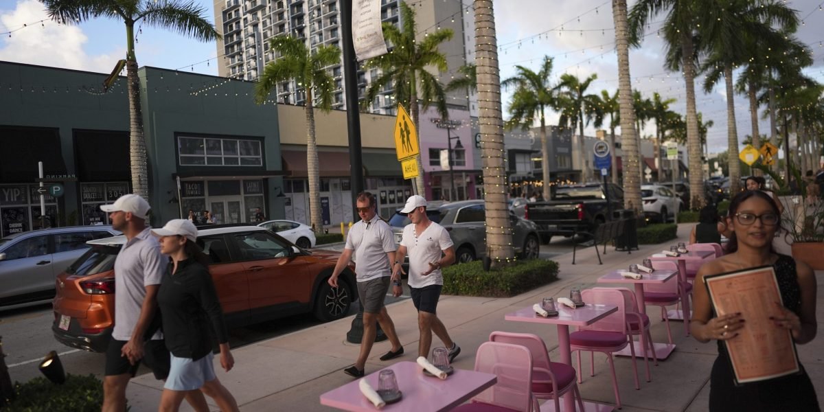 Venezuelan immigrant couple in Miami’s ‘Doralzuela’ warns U.S. citizen daughter they may have to leave if Trump ends Temporary Protected Status