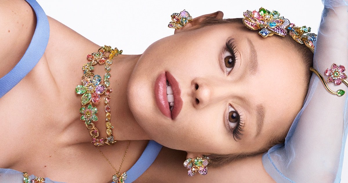Ariana Grande is Dripping in Swarovski’s Spring Jewelry Ariana Grande is Dripping in Swarovski’s Spring Jewelry