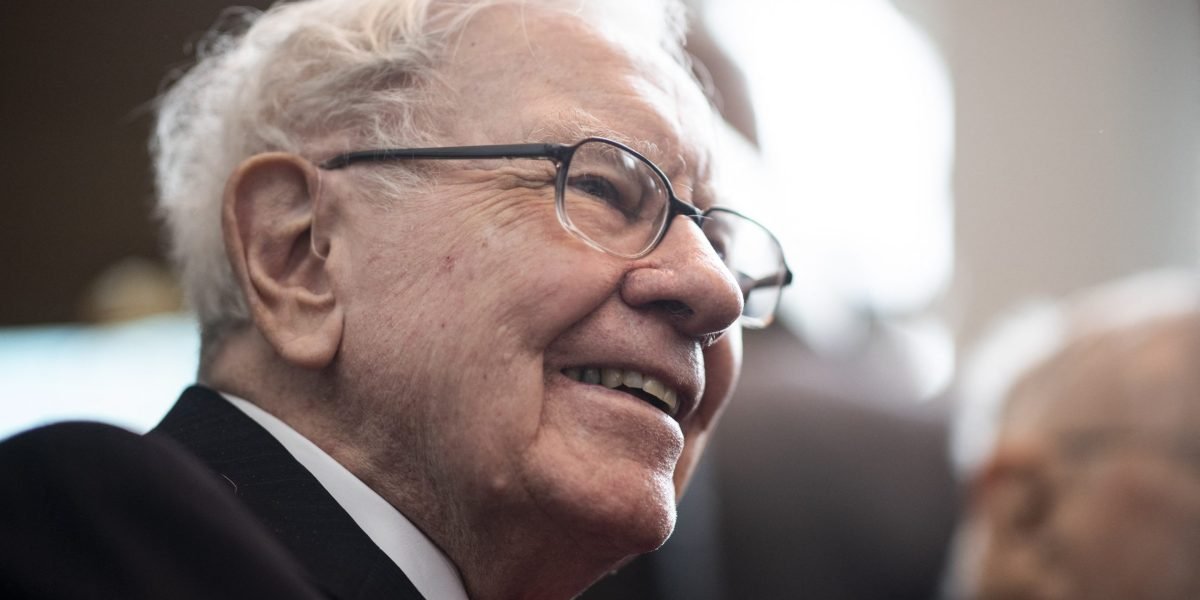 Warren Buffett keeps taking investors to school as stock meltdown reveals the uncanny wisdom of his recent moves 