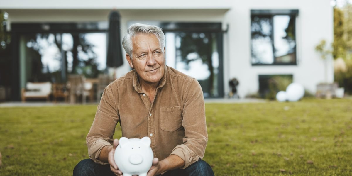 Even the wealthiest Americans are suffering from shorter lifespans than those in Europe. A new study cites 3 major reasons