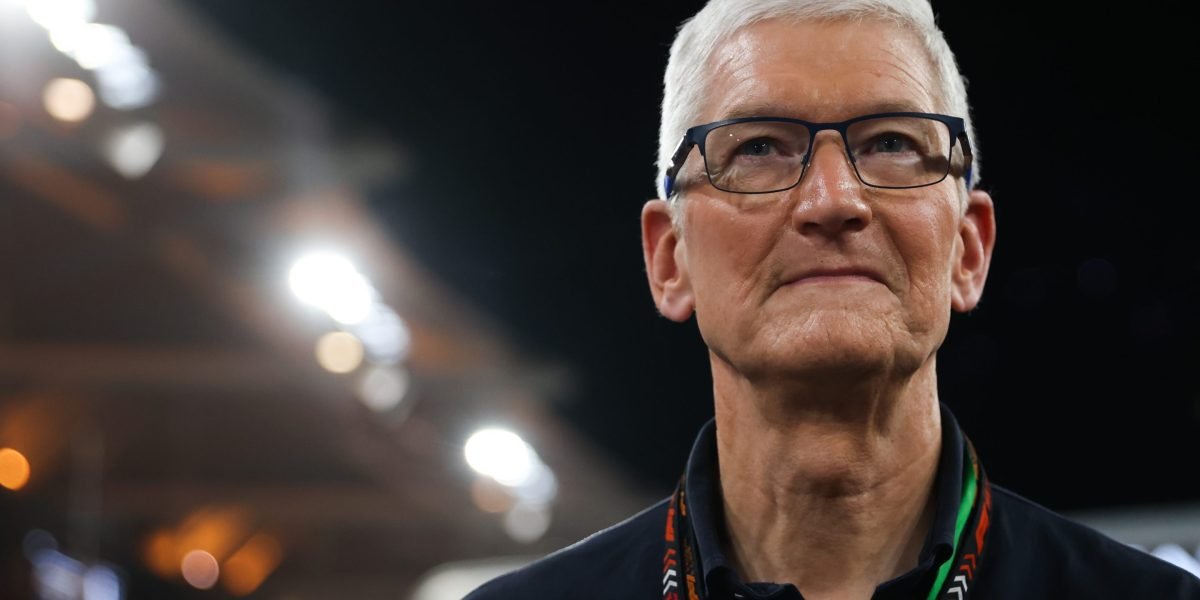 Tim Cook ‘cares about nothing else’ than beating Mark Zuckerberg to a pair of truly smart glasses: ‘It’s the only thing he’s really spending his time on from a product development standpoint’ Tim Cook ‘cares about nothing else’ than beating Mark Zuckerberg to a pair of truly smart glasses: ‘It’s the only thing he’s really spending his time on from a product development standpoint’