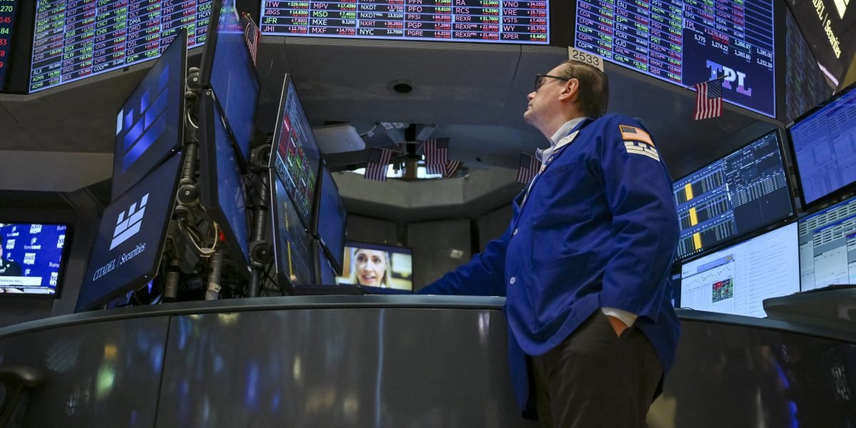 Trump’s Powell threats sink stocks in rocky start to trading week Trump’s Powell threats sink stocks in rocky start to trading week