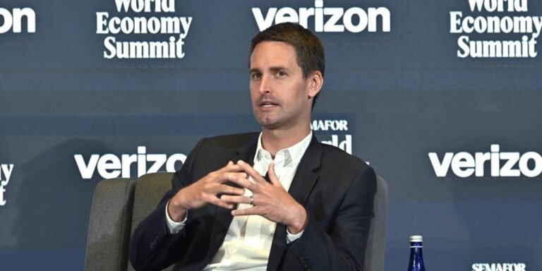 Snap stock craters after it reveals an 0 loophole could endanger its more than  billion in ad revenue