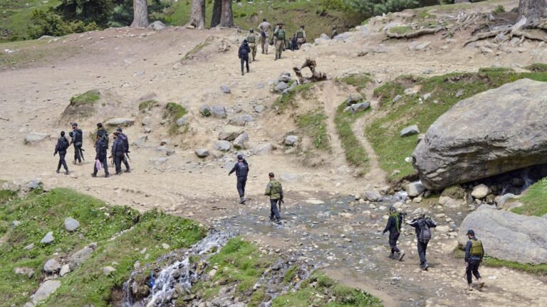 More Gulf nations call for lowering tensions between India, Pakistan