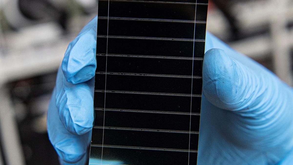 Scientists find green way to recycle toxic perovskite solar cells Scientists find green way to recycle toxic perovskite solar cells