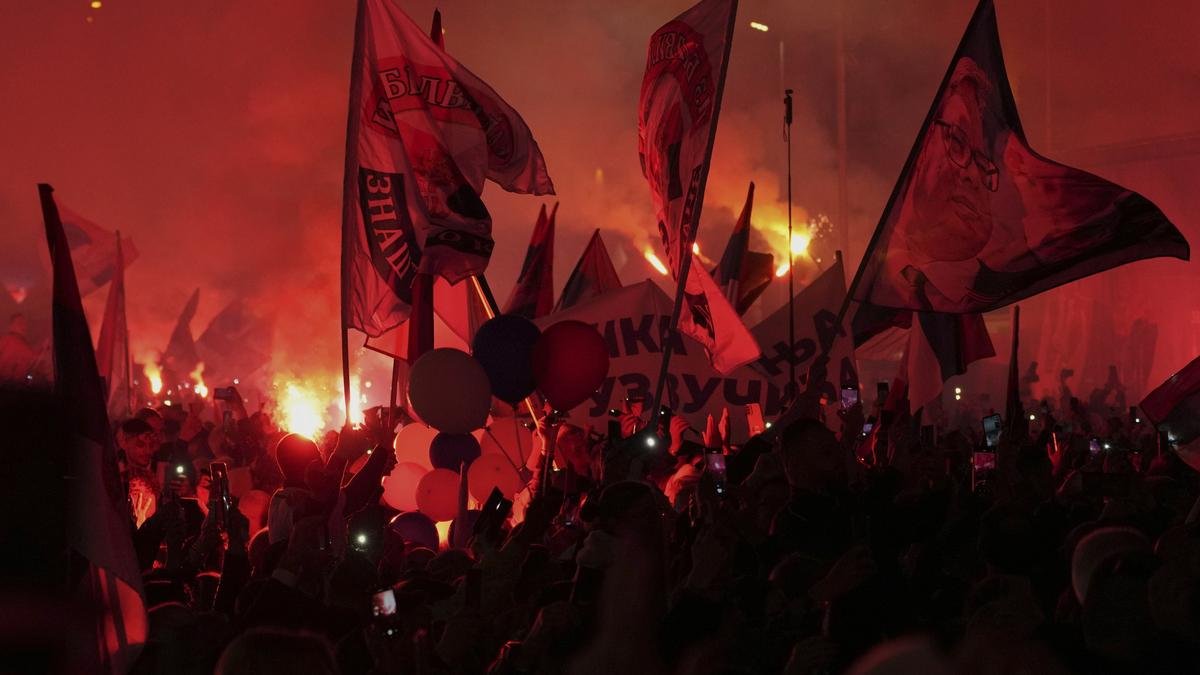 Thousands gather at pro-Government rally in Serbia Thousands gather at pro-Government rally in Serbia