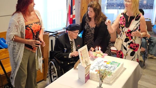 110-year-old Fort Erie, Ont., man says to treat others as you’d like to be treated 110-year-old Fort Erie, Ont., man says to treat others as you’d like to be treated