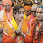 Harsha Richhariya Vrindavan Padyatra LIVE Photos Update | Mahakumbh Sadhvi | हर्षा रिछारिया की पदयात्रा में मुस्लिम युवती पहुंची: टीका भी लगाया, बोली-वहां इज्जत नहीं; हर्षा की चप्पल खोई, नंगे पैर चल पड़ीं – Mathura News