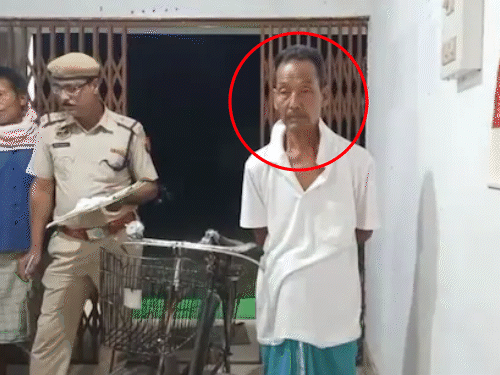 Husband beheaded wife in Assam | असम में पति ने पत्नी का सिर काटा: साइकिल से पुलिस स्टेशन लेकर पहुंचा, पड़ोसी बोले- रोज छोटी-छोटी बात पर झगड़ते थे Husband beheaded wife in Assam | असम में पति ने पत्नी का सिर काटा: साइकिल से पुलिस स्टेशन लेकर पहुंचा, पड़ोसी बोले- रोज छोटी-छोटी बात पर झगड़ते थे