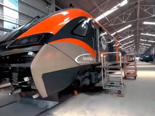 vande-bharat-katra-srinagar-april-19-no-direct-train-delhi | नई दिल्ली से श्रीनगर तक सीधी वंदे भारत नहीं चलेगी: कटरा में बदलनी पड़ेगी ट्रेन, यात्रियों की आईडी की जांच होगी; अलग लाउंज भी बना रहे