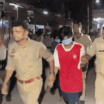Demonstration and sloganeering by family members of gangrape accused in Varanasi | वाराणसी गैंगरेप पीड़िता का नया चैट-कैफे पहुंच रही हूं: कमिश्नर बोले- इंटरनल इंजरी नहीं; अपने दावों में उलझी, अब SIT करेगी जांच – Varanasi News