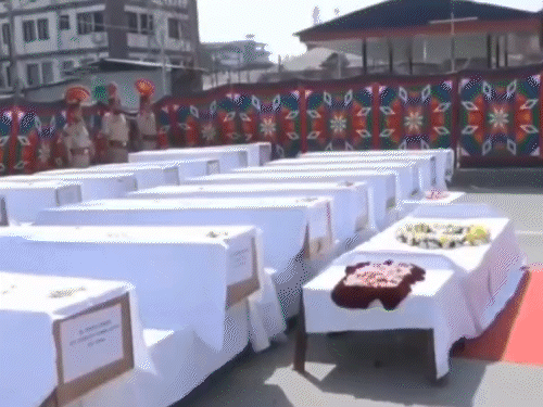 Kashmir Pahalgam Attack Video; Gujarat Tourist | MP Bihar UP Kanpur | पहलगाम आतंकी हमला: घर भेजे गए जान गंवाने वालों के शव; किसी ने बेटा खोया तो किसी ने पिता, रोते-बिलखते परिवार के VIDEO Kashmir Pahalgam Attack Video; Gujarat Tourist | MP Bihar UP Kanpur | पहलगाम आतंकी हमला: घर भेजे गए जान गंवाने वालों के शव; किसी ने बेटा खोया तो किसी ने पिता, रोते-बिलखते परिवार के VIDEO