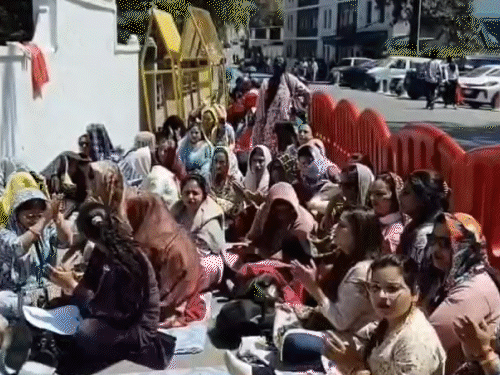 Himachal vocational teacher strike 80 thousand Studies stopped Shimla | हिमाचल में 80 हजार स्टूडेंट्स की पढ़ाई ठप: 11 दिन से हड़ताल पर वोकेशनल टीचर; CM को बोले- मरते दम तक इंतजार करेंगे – Shimla News