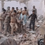 An under-construction house collapsed in Agra, three people were buried under the rubble, rescue operations are underway | आगरा में 4 दुकानें गिरीं, 2 की मौत: मलबे में दबा युवक चिल्लाता रहा, बहन को कॉल कर बोला-बचा लो; 10 को निकाला – Agra News
