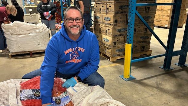 Man with terminal cancer aims to spend his remaining time volunteering in every U.S. state
