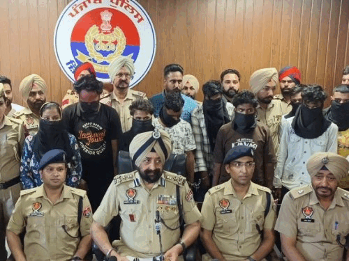 Barnala National child thief gang busted | पंजाब में बच्चा चोर गिरोह के 9 लोग अरेस्ट: किडनैप किया 2 साल का बच्चा मिला, MP ले जाना था, 1 आरोपी लुधियाना बैंक डकैती से जुड़ा – Barnala News