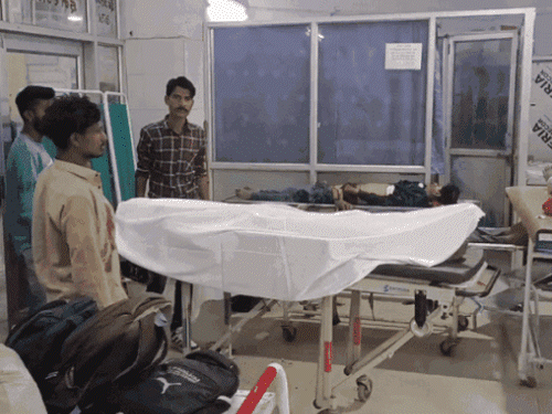 Chittorgarh Scorpio Car Accident; Sanwaria Seth Devotees | Rajasthan | ट्रक से भिड़ी स्कॉर्पियो, उज्जैन के 4 श्रद्धालुओं की मौत: डिवाइडर से टकराई, दूसरी गाड़ी से भिड़ी; राजस्थान में सांवलिया सेठ मंदिर जा रहे थे – nimbahera News Chittorgarh Scorpio Car Accident; Sanwaria Seth Devotees | Rajasthan | ट्रक से भिड़ी स्कॉर्पियो, उज्जैन के 4 श्रद्धालुओं की मौत: डिवाइडर से टकराई, दूसरी गाड़ी से भिड़ी; राजस्थान में सांवलिया सेठ मंदिर जा रहे थे – nimbahera News