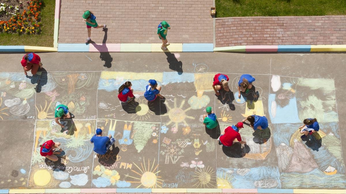 Crafting joyful cities for children Crafting joyful cities for children