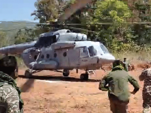IED explosion in Saranda forest, two soldiers injured | पश्चिमी सिंहभूम में IED विस्फोट, जगुआर का एक जवान शहीद: सीआरपीएफ के हेड कांस्टेबल घायल, नक्सलियों के खिलाफ सर्चिंग पर निकली थी टीम – Chaibasa (West Singhbhum) News IED explosion in Saranda forest, two soldiers injured | पश्चिमी सिंहभूम में IED विस्फोट, जगुआर का एक जवान शहीद: सीआरपीएफ के हेड कांस्टेबल घायल, नक्सलियों के खिलाफ सर्चिंग पर निकली थी टीम – Chaibasa (West Singhbhum) News