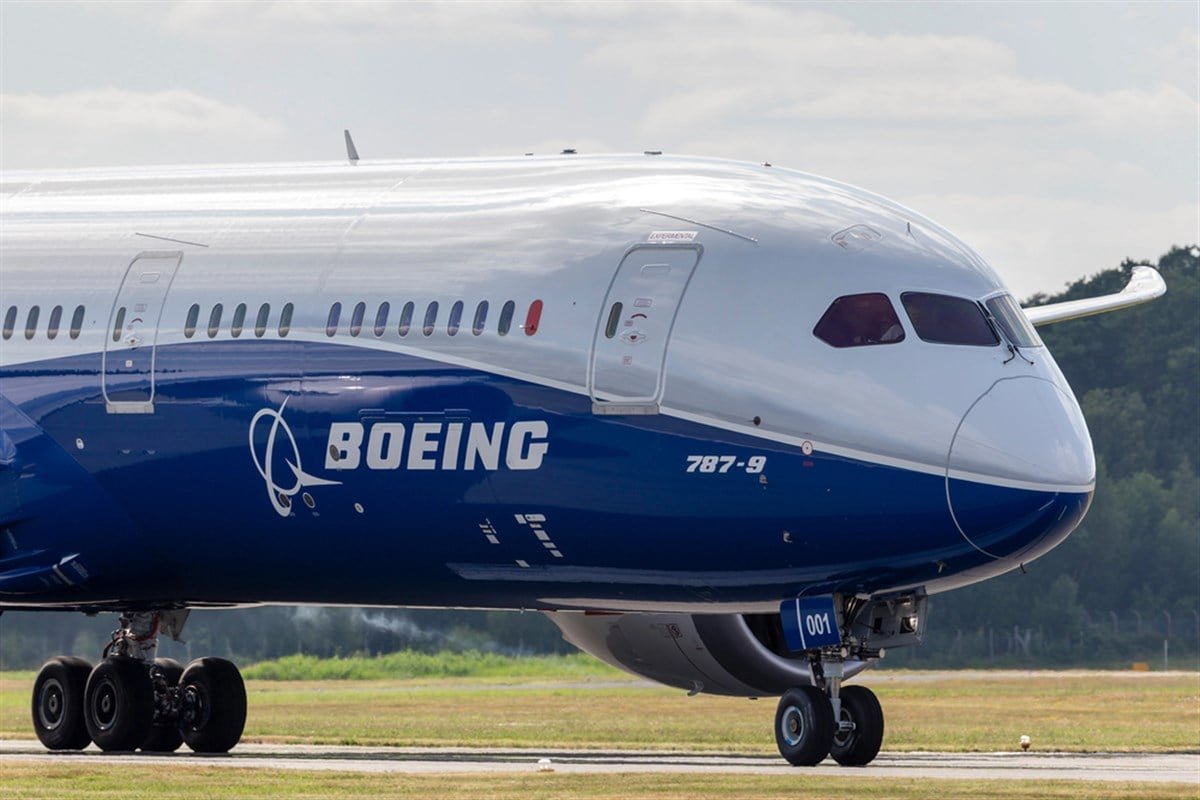 Boeing Stock Rallies as Trump Picks It Over LMT
