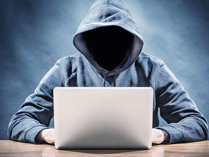 Banks did not return 95% of the money stolen online | ऑनलाइन ठगी की 95% रकम बैंकों ने नहीं लौटाई: कोर्ट के आदेशों के इंतजार में ब्लाॅक पड़ी हैं; 3 साल में 22 गुना तक बढ़ी