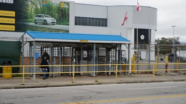 Stellantis assembly plant in Windsor, Ont., to be down for 2 weeks as auto tariffs kick in