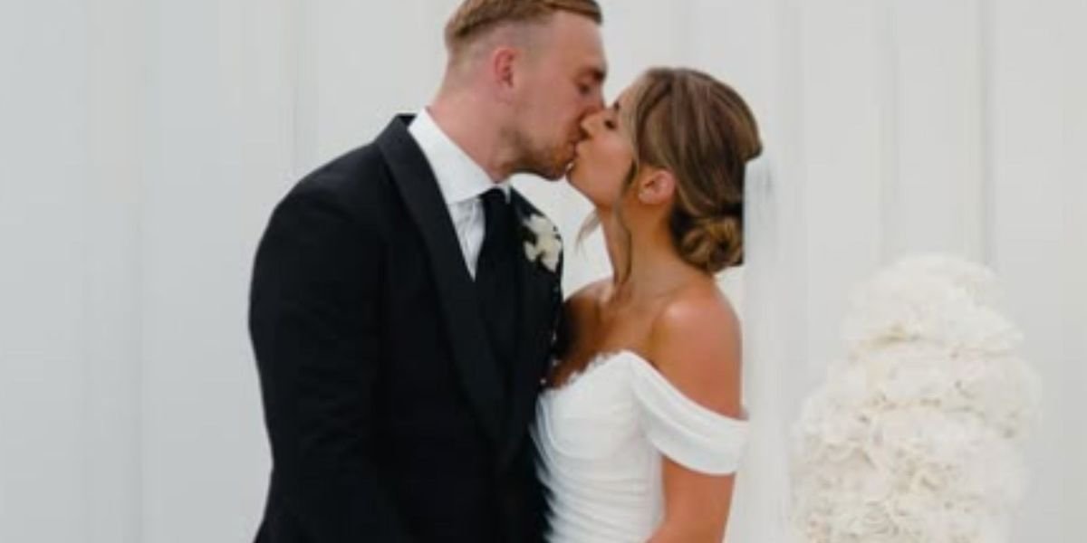 Jarrod Bowen and Dani Dyer share first wedding photos after tying the knot in countryside Jarrod Bowen and Dani Dyer share first wedding photos after tying the knot in countryside