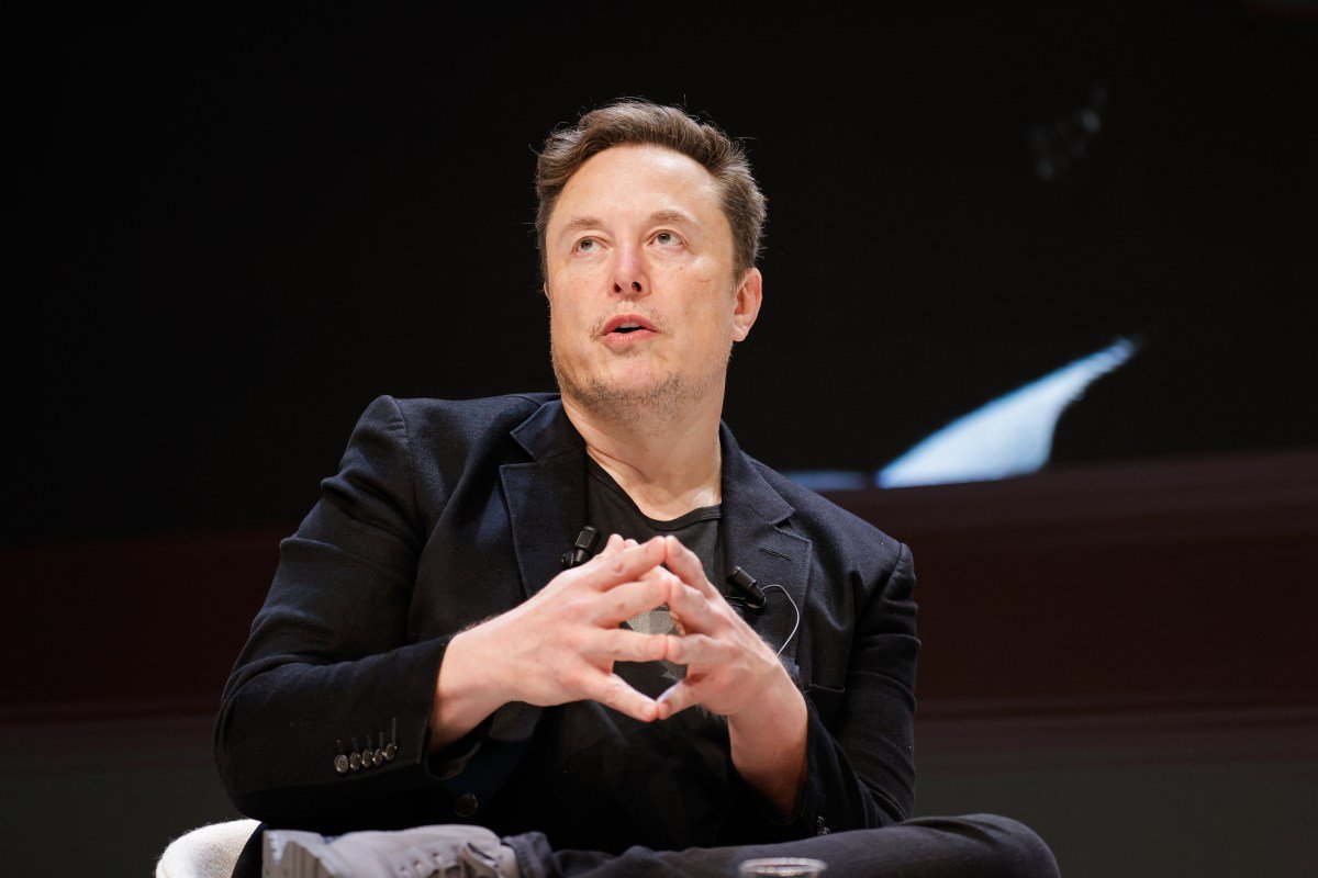 Musk clashes with neighbors in exclusive Austin suburb Musk clashes with neighbors in exclusive Austin suburb