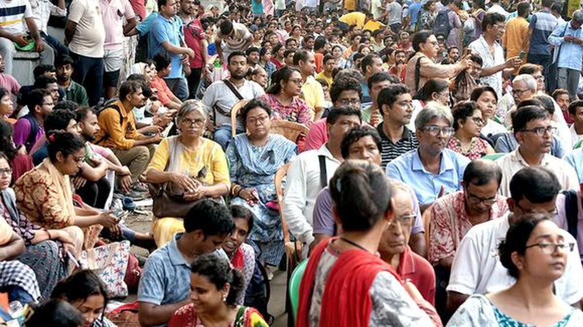 Calcutta High Court bars coercive police action against protesting teachers in West Bengal Calcutta High Court bars coercive police action against protesting teachers in West Bengal
