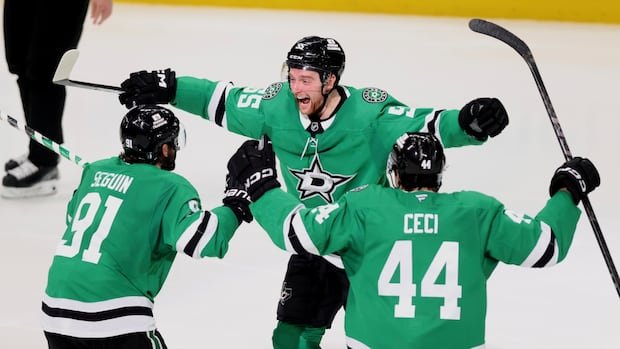 Stars score OT power-play goal to beat Jets 2-1, winning playoff series Stars score OT power-play goal to beat Jets 2-1, winning playoff series