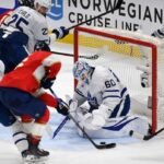 Bobrovsky stops 23 shots, Panthers top Maple Leafs 2-0 in Game 4 and tie series at 2 games apiece