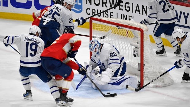 Bobrovsky stops 23 shots, Panthers top Maple Leafs 2-0 in Game 4 and tie series at 2 games apiece Bobrovsky stops 23 shots, Panthers top Maple Leafs 2-0 in Game 4 and tie series at 2 games apiece