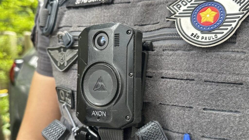 Axon Stock at a Crossroads After Motorola’s .4B Acquisition