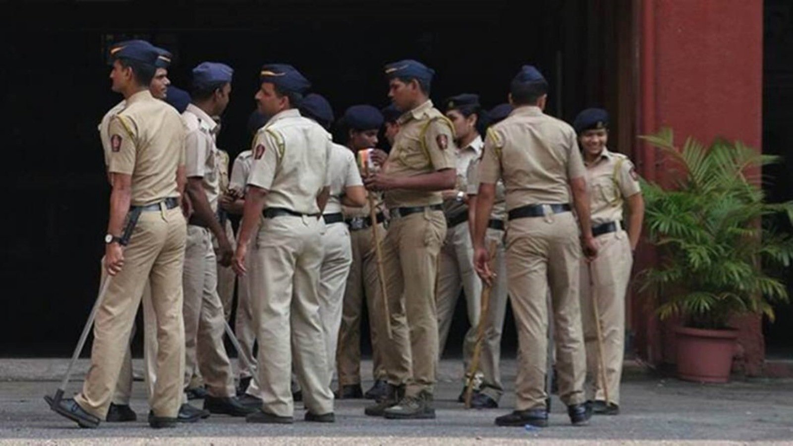 Mumbai man ‘sets wife on fire’ after she refused to get intimate with him; arrested | Mumbai News Mumbai man ‘sets wife on fire’ after she refused to get intimate with him; arrested | Mumbai News